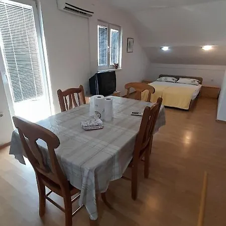 Apartment Hari 3 *
